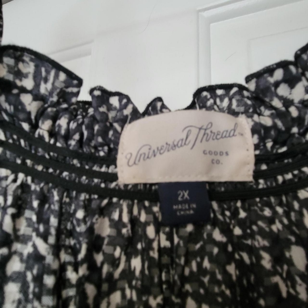 Universal Thread Black And White Spaghetti Strap … - image 2